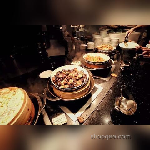 巴黎世家“北京烤鸭”包引热议，设计价值何在？